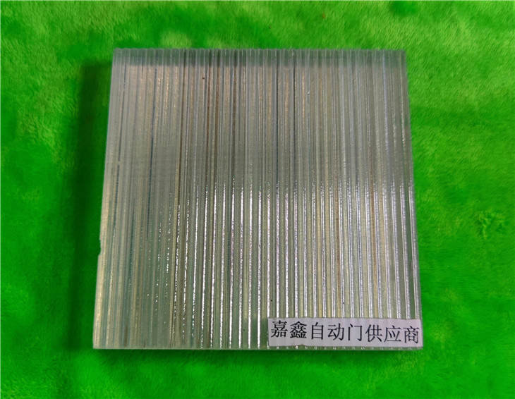 珠海夾膠玻璃  藝術(shù)玻璃 夾絲玻璃 夾絹裝飾玻璃.jpg